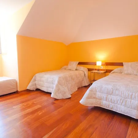 ゲストハウス As Vinas ビベイロ